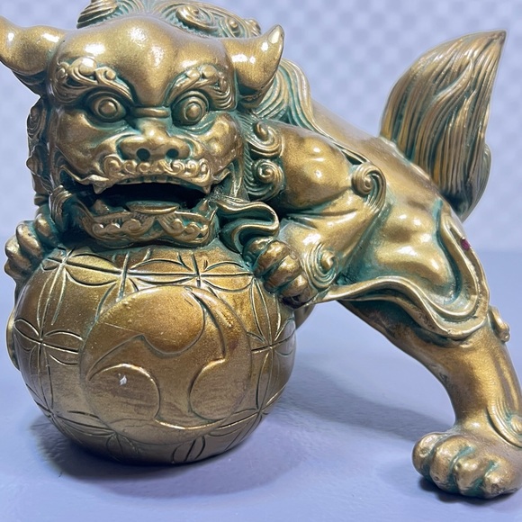 Vintage Brass Foo Dog Statues Pair Chinese Guardian Lions Gold & Green Feng Shui - Picture 4 of 13